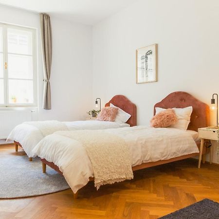 Top Location City Centre Condo In Historic Building With Free Garage Parking Ljubljana Extérieur photo