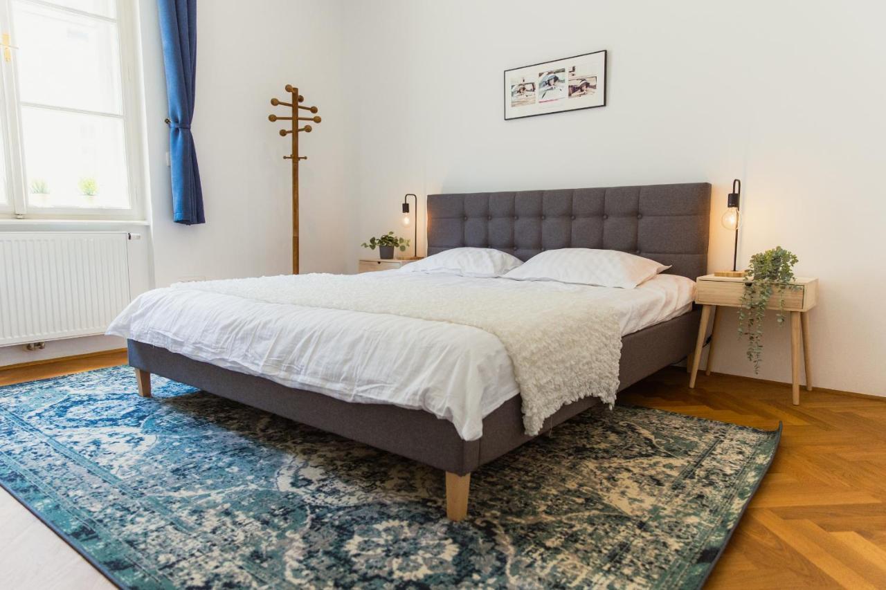 Top Location City Centre Condo In Historic Building With Free Garage Parking Ljubljana Extérieur photo