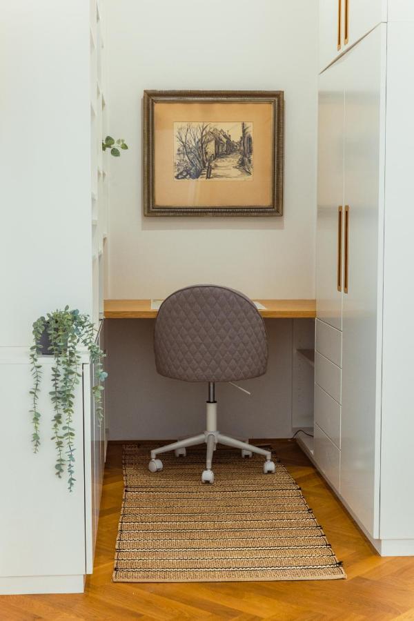 Top Location City Centre Condo In Historic Building With Free Garage Parking Ljubljana Extérieur photo
