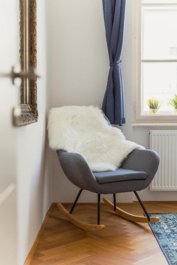 Top Location City Centre Condo In Historic Building With Free Garage Parking Ljubljana Extérieur photo